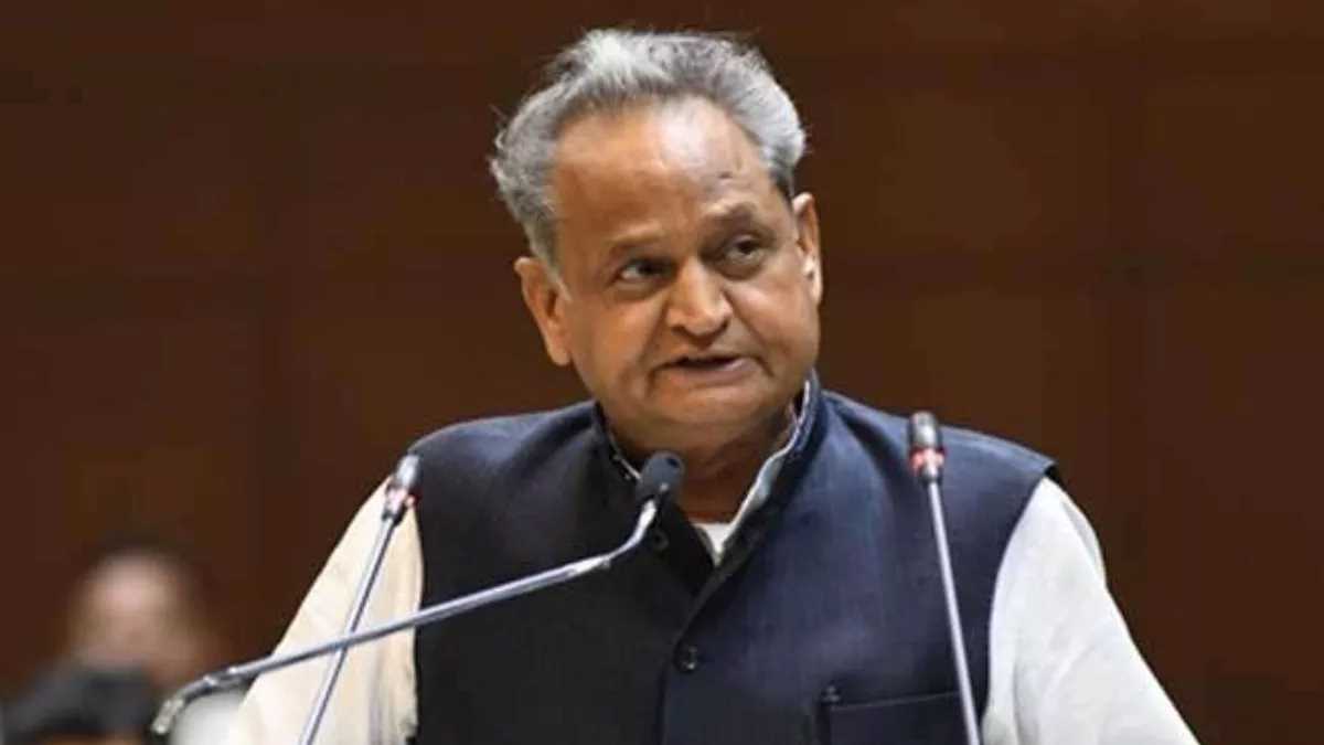 सरकार को पेपर लीक पर उठाने चाहिए सख्त कदम : अशोक गहलोत सरकार को पेपर लीक पर उठाने चाहिए सख्त कदम : अशोक गहलोत